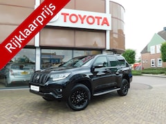 Toyota Land Cruiser - 2.8 D-4D-F Black Edition Standard Roof Window Van