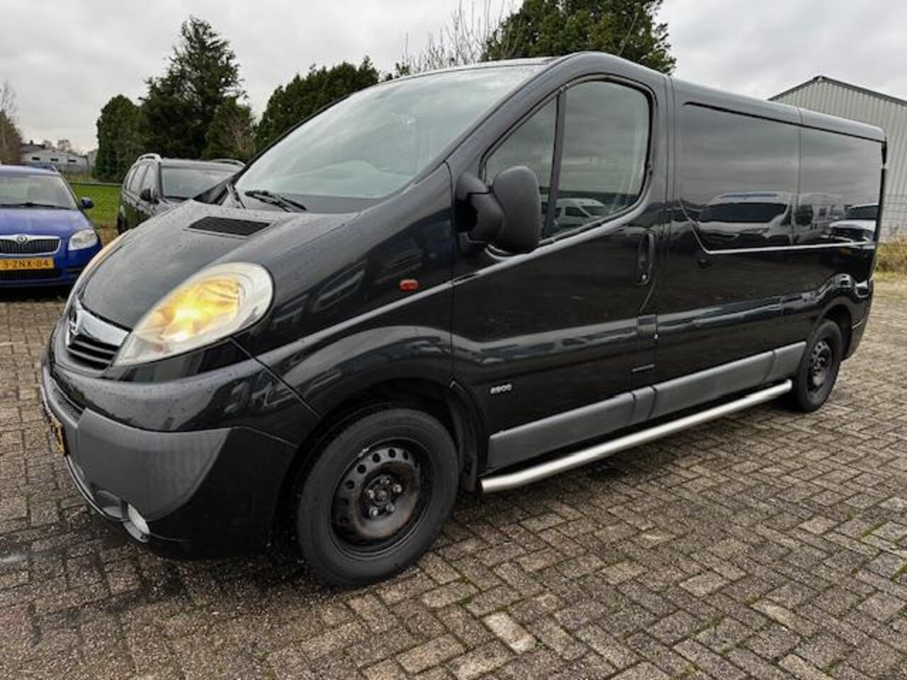 Opel Vivaro - 2.0 CDTI L2H1 2011 euro 5 airco APK1-25 zwart - AutoWereld.nl