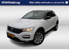 Volkswagen T-Roc - 1.0 TSI 115pk Style Zwart dak / Navigatie / Clima / LM 16 inch / PDC / Extra getint glas