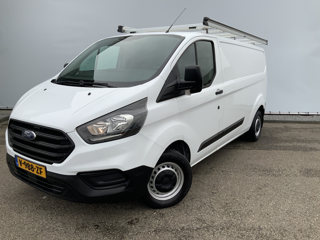 Ford Transit Custom - 300 2.0 TDCI L2H1 Airco 3 Zits Extra Slot op Deur Trekhaak 2300 kg Imeriaal Euro 6 - AutoWereld.nl