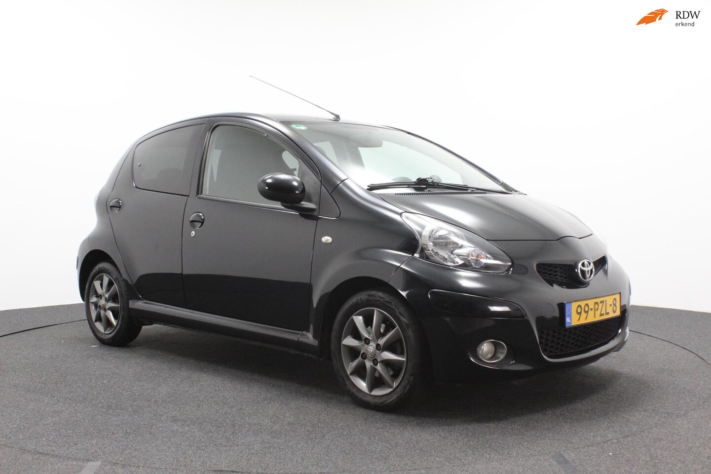 Toyota Aygo - 1.0-12V Dynamic Navigator | Airco | Zeer netjes | Sportvelgen | Nieuwe koppeling - AutoWereld.nl