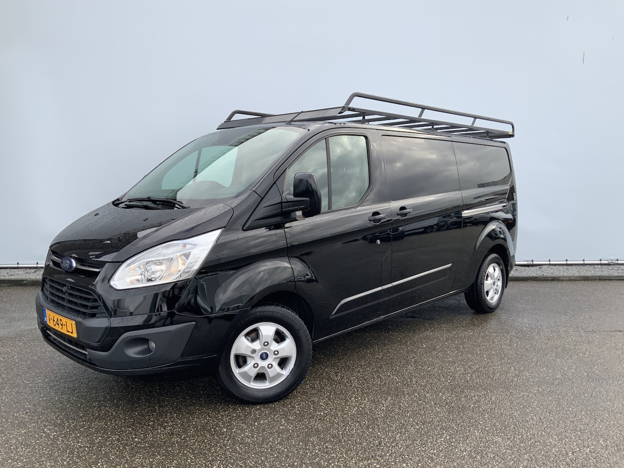 Ford Transit Custom - 290 2.0 TDCI L2H1 Airco Cruise Imperiaal 3 Zits Trekhaak 2800 kg Camera Euro 6 - AutoWereld.nl