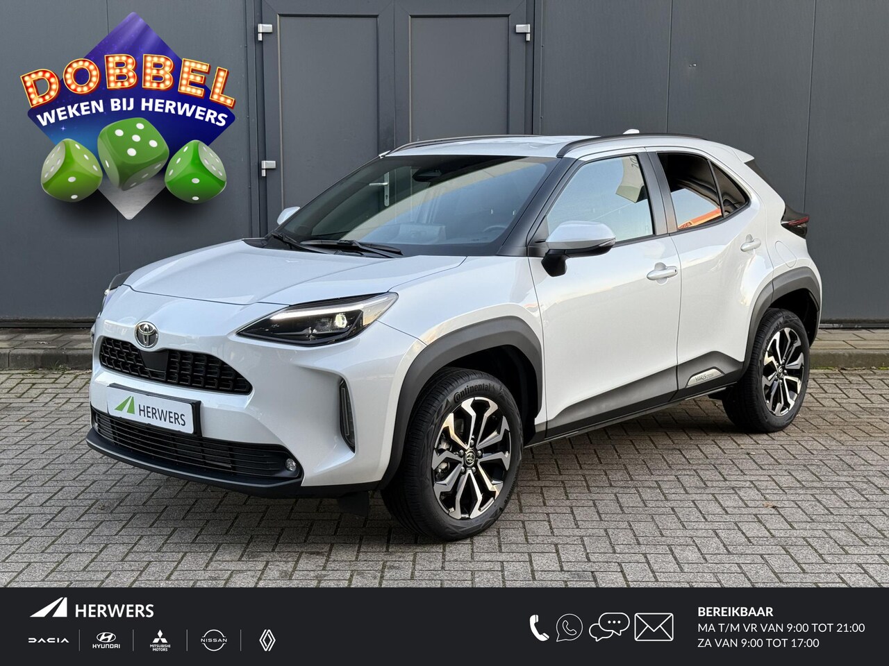 Toyota Yaris Cross - 1.5 Hybrid 115 First Edition / Stuurverwarming / Stoelverwarming / Voorruitverwarming / Ad - AutoWereld.nl