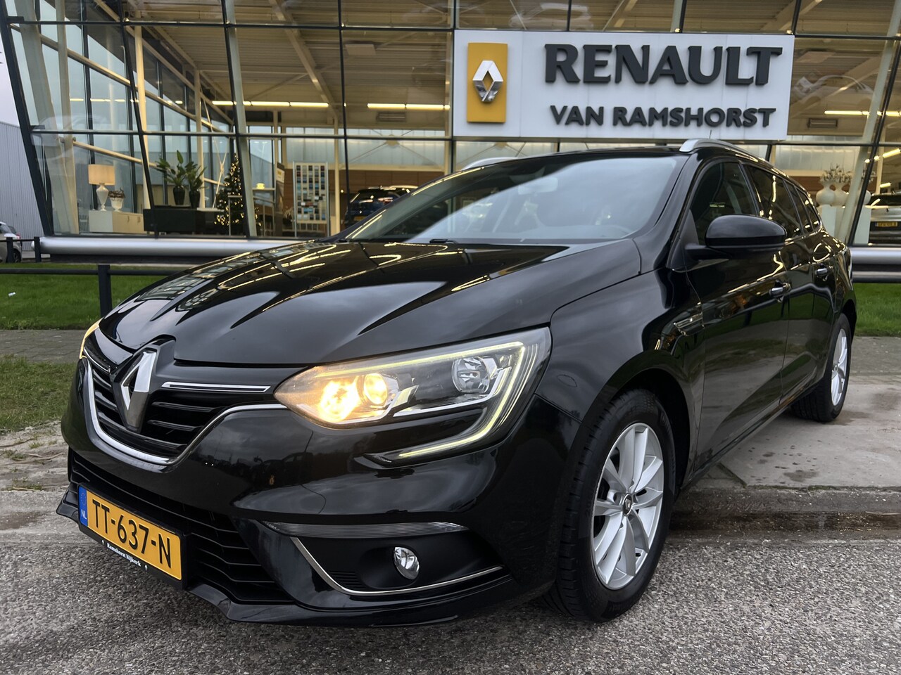 Renault Mégane Estate - 1.5 dCi Eco2 Limited / Trekhaak / Climate / Applecarplay - Androidauto / DAB / - AutoWereld.nl