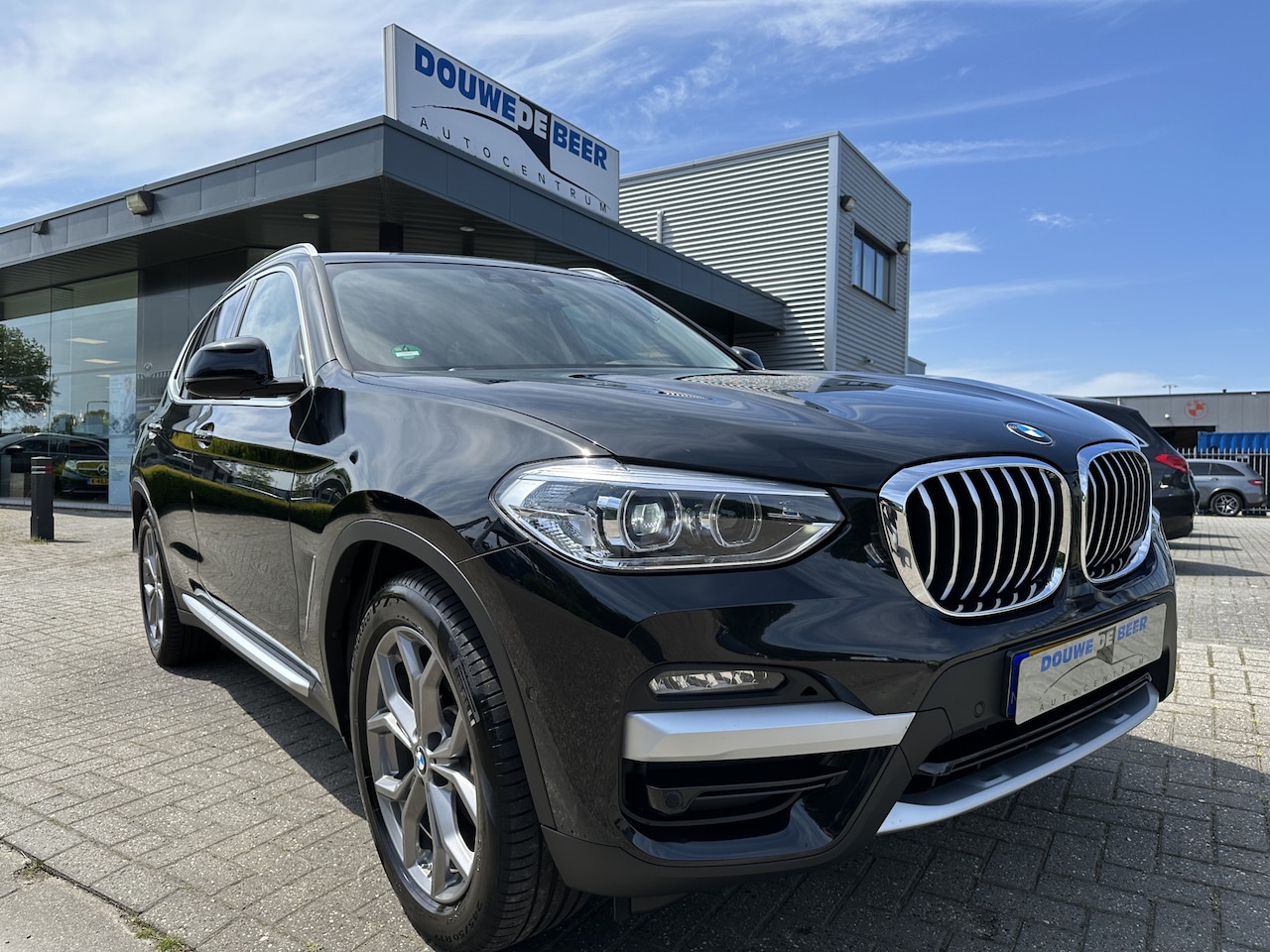 BMW X3 - xDrive20i Sport line aut Trekhaak | Camera | Stoelverw. | Sfeerverlichting|DAB|LED - AutoWereld.nl