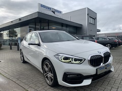 BMW 1-serie - 118i sportline Pano-Dak | Sfeerverlichting | Stoelverw. | Shadowline