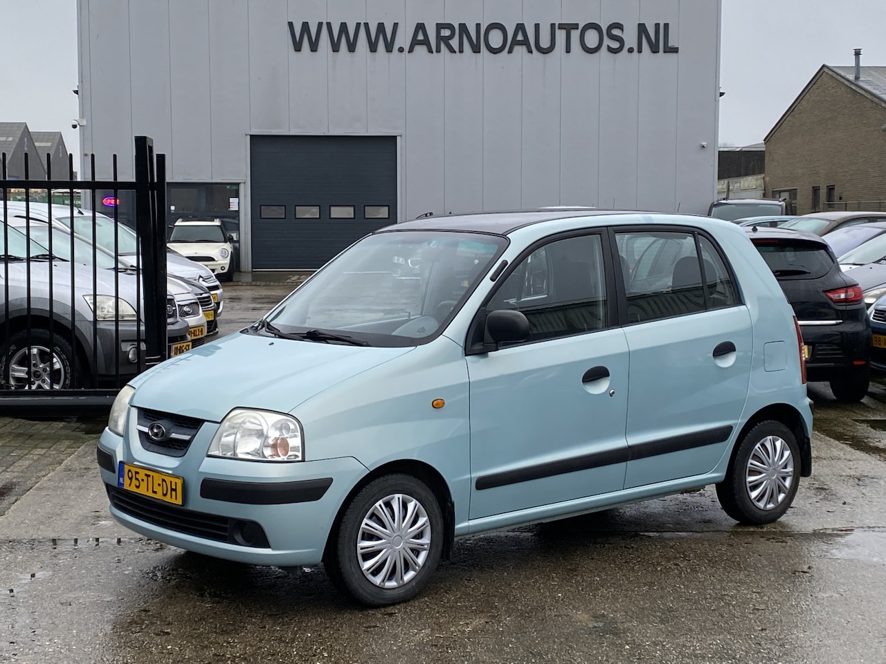 Hyundai Atos - 1.1i Active Young 1.1i Active Young 5-DEURS, STUURBEKRACHTIGING, ELEK-RAMEN, RADIO-CD-MP3, CENT-VERGRENDELIN - AutoWereld.nl