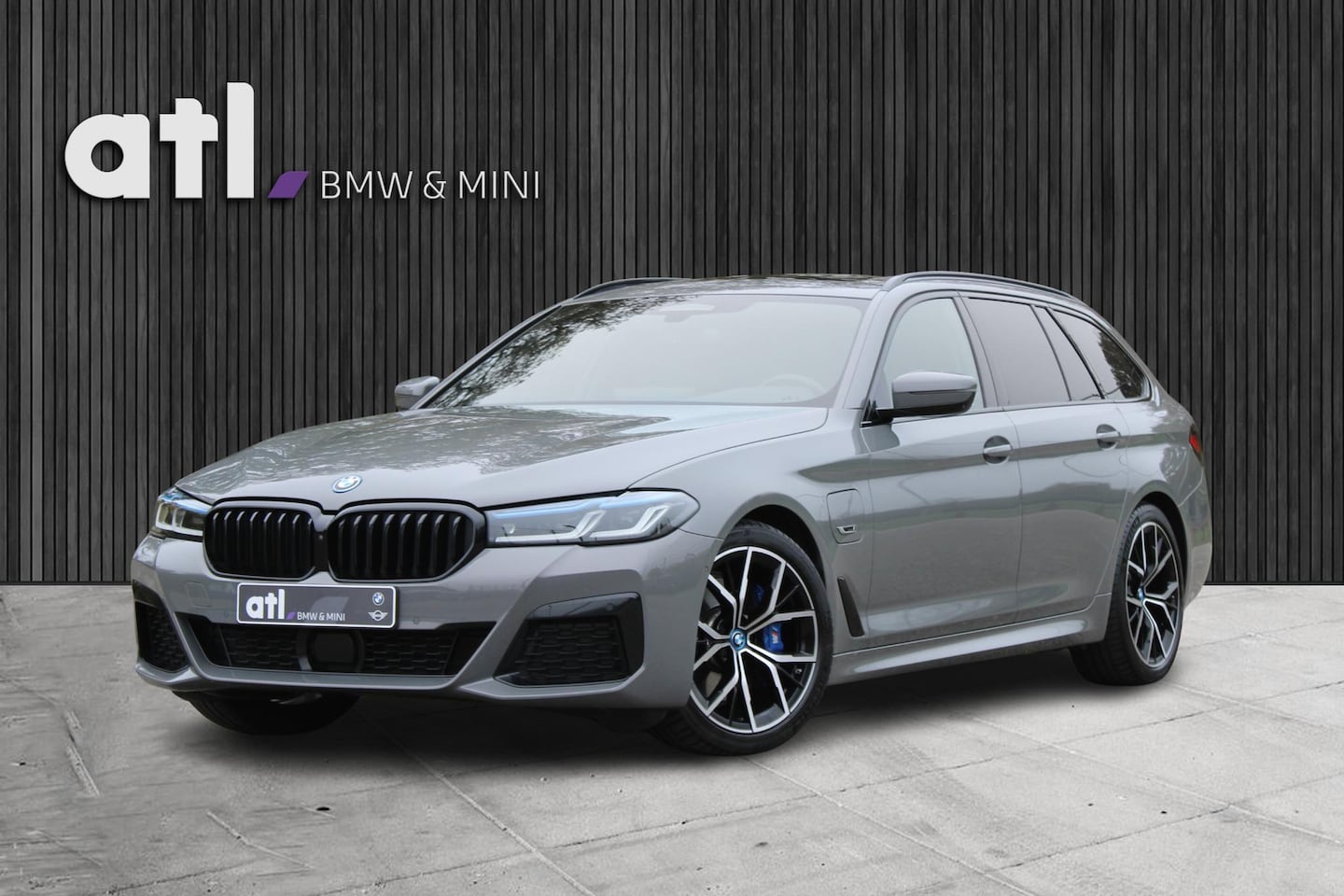 BMW 5-serie Touring - 530e xDrive Business Edition Plus M-pakket, 19", Adaptief onderstel, Harman Kardon, Panora - AutoWereld.nl