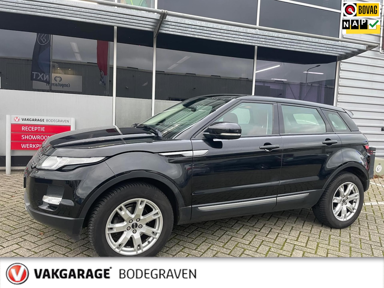 Land Rover Range Rover Evoque - 2.2 TD4 4WD Pure / leer / navigatie / trekhaak - AutoWereld.nl