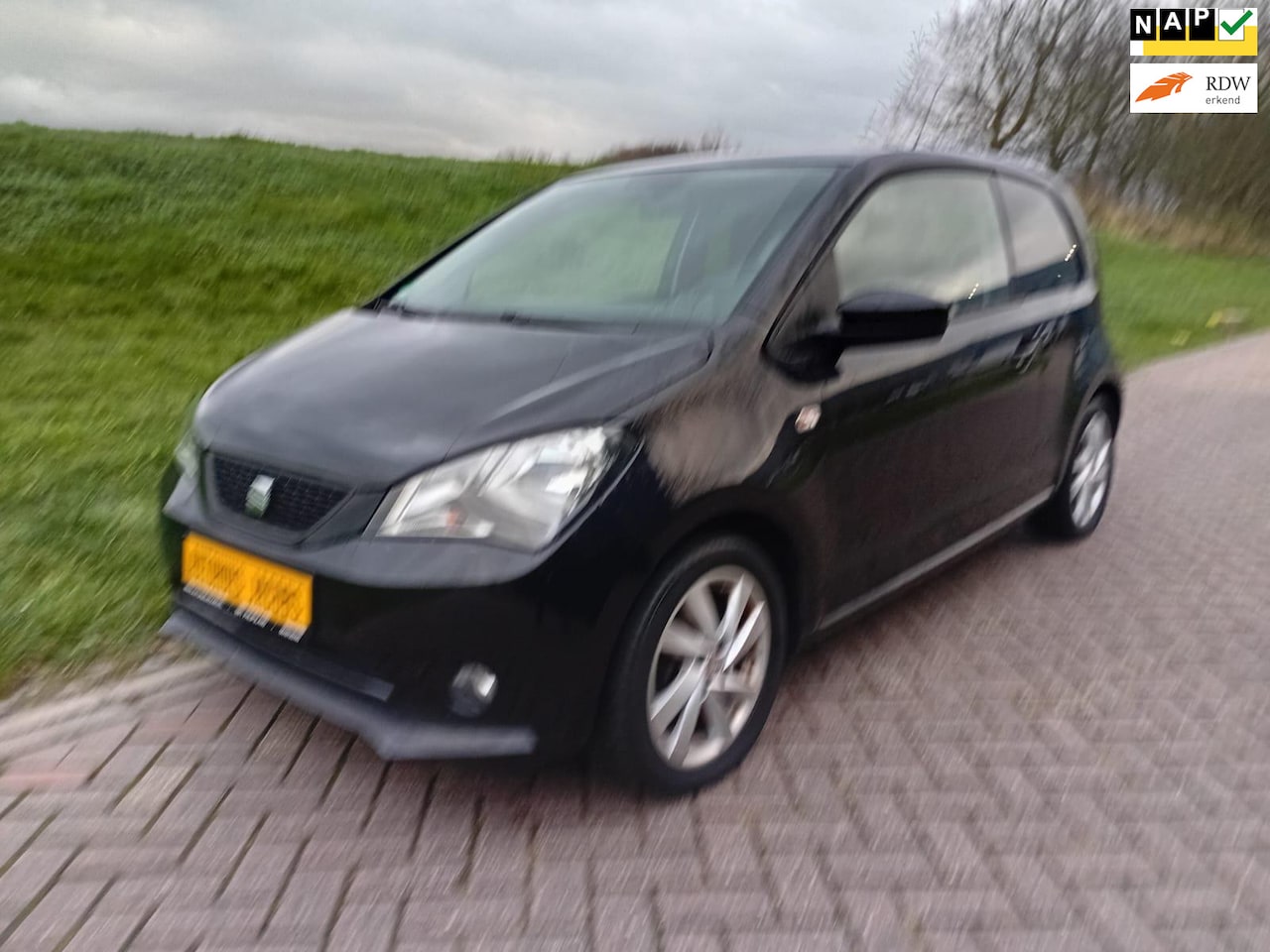 Seat Mii - 1.0i Style Chic Airco 82.810 km Stoelverwarming El. Ramen spiegels verwarmbaar - AutoWereld.nl