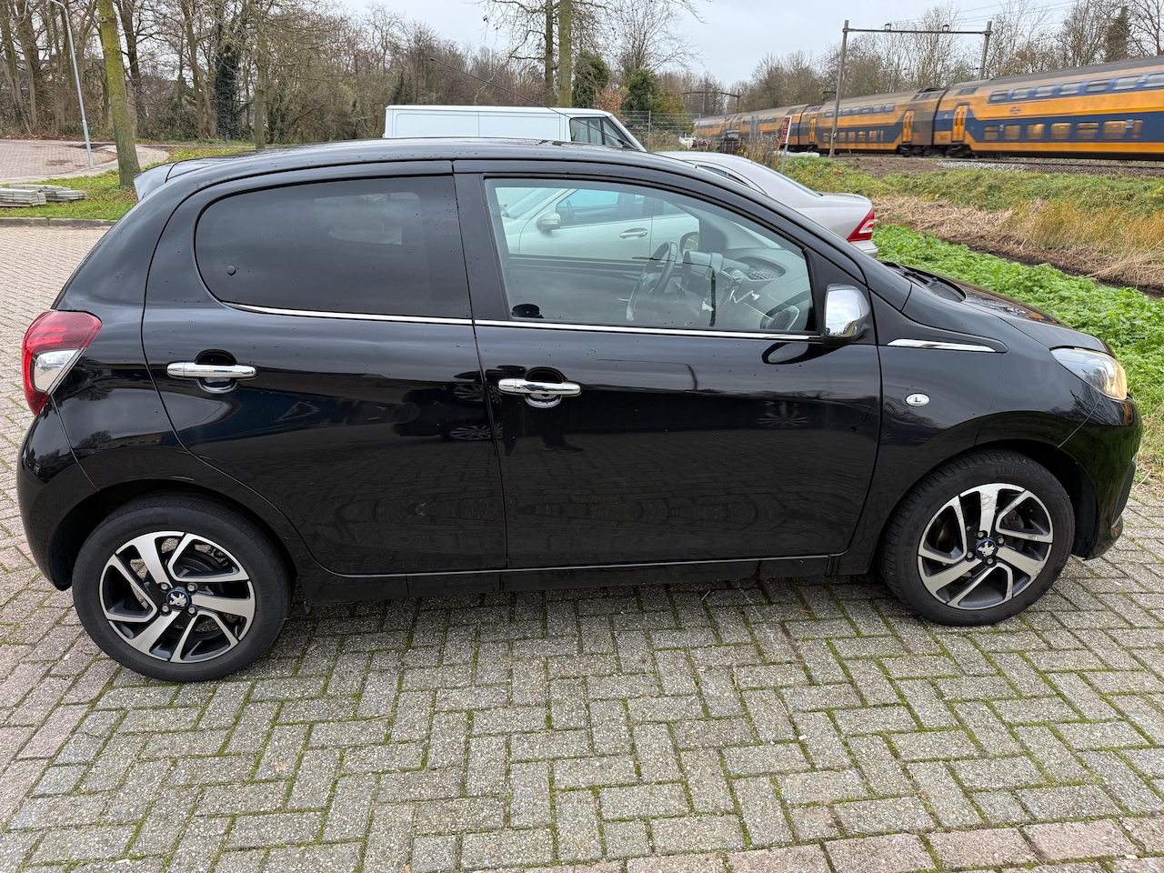 Peugeot 108 - 1.0 e-VTi Allure - AutoWereld.nl