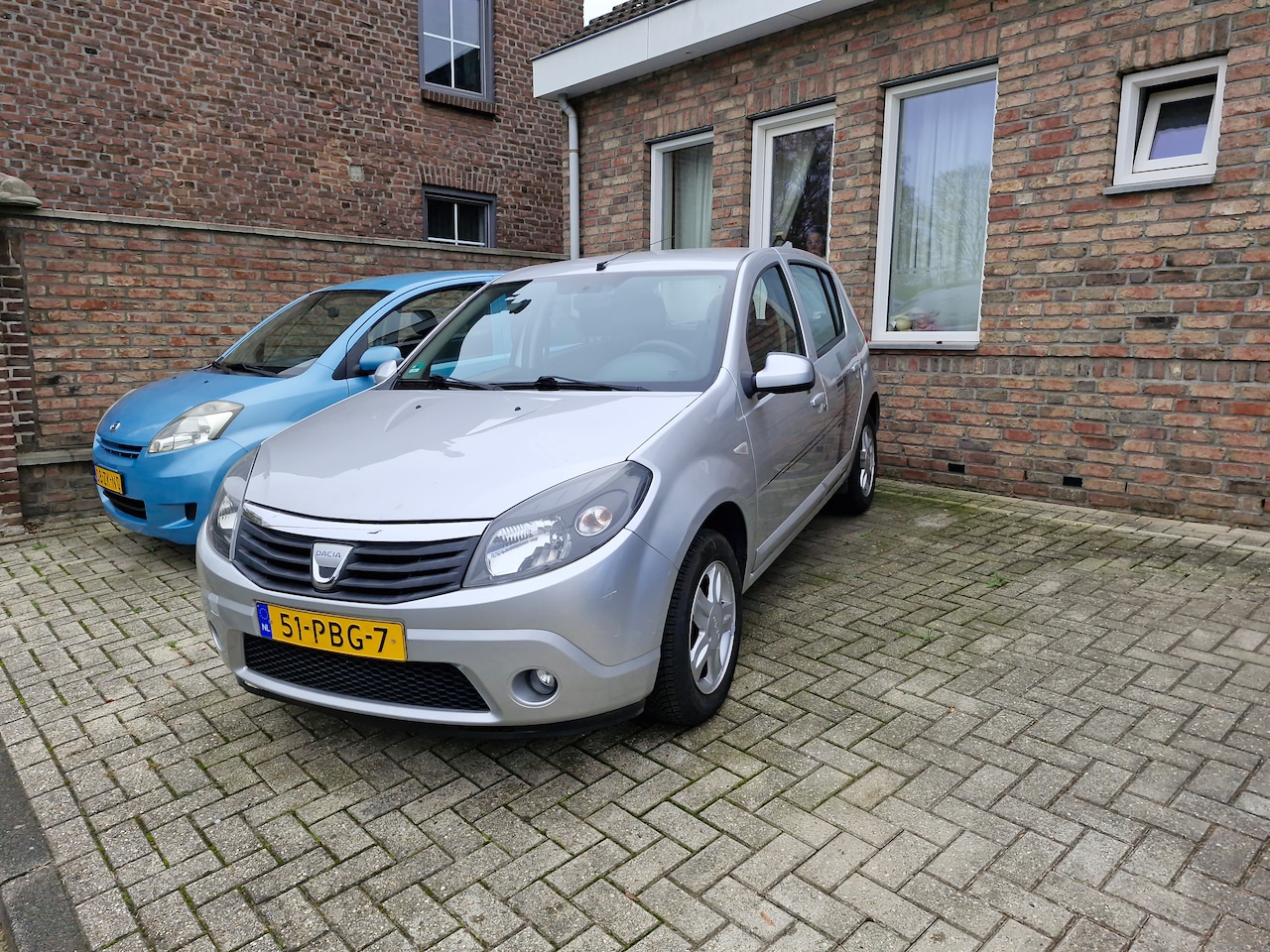 Dacia Sandero - 1.2 Blackline nette auto goed rijdende auto\ airco \recent distributie vervangen\apk 10-2025 - AutoWereld.nl