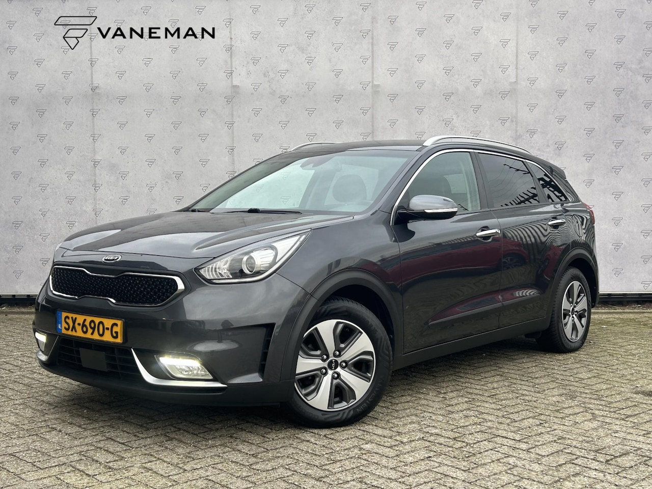 Kia Niro - 1.6 GDi Hybrid BusinessLine Automaat | Camera | Navi | Leder | Clima | Cruise | Stoel-/Stu - AutoWereld.nl