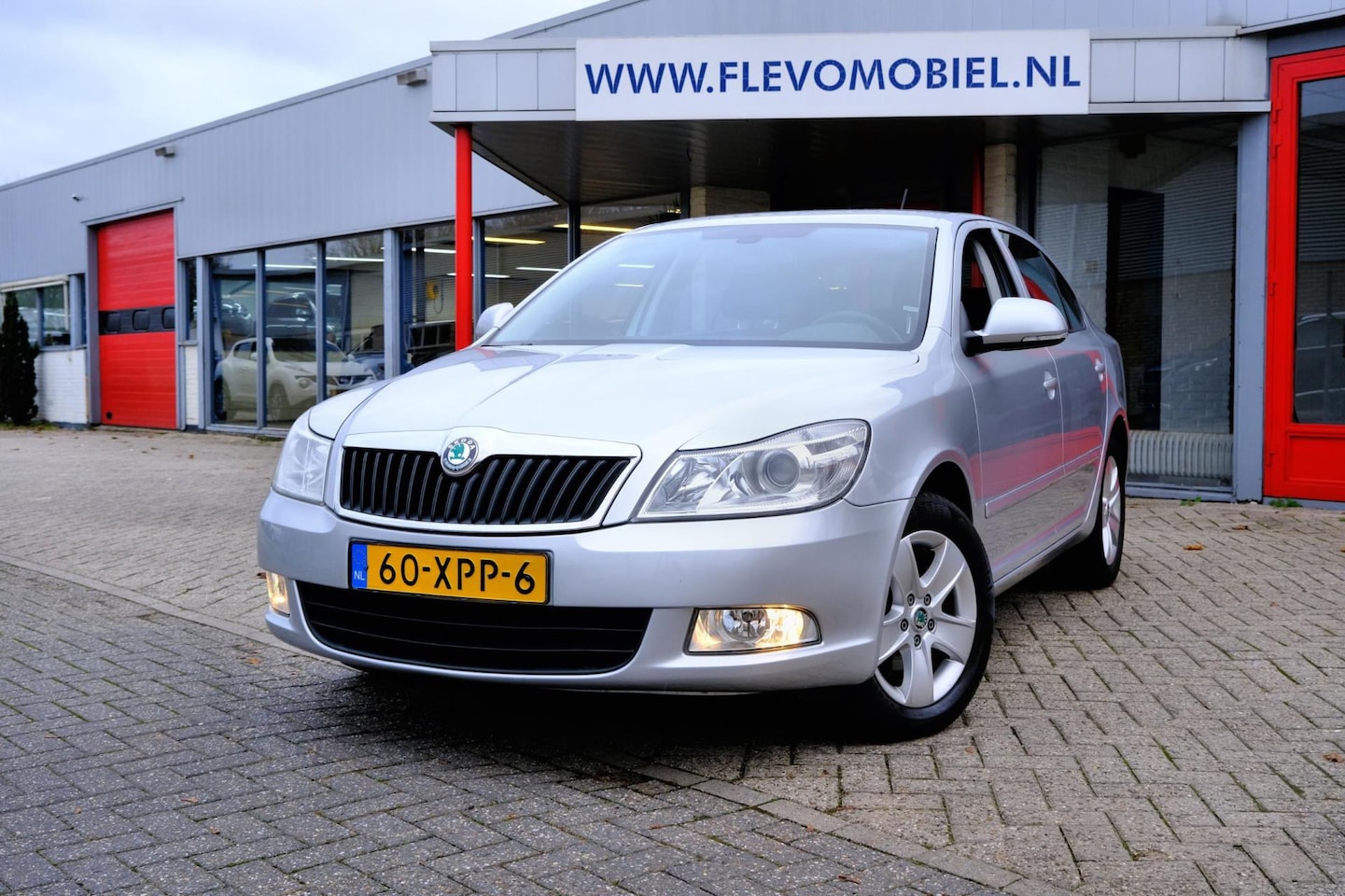 Skoda Octavia - 1.2 TSI Ambition Business Line *31.895km!* Navi|Clima|Unieke Auto! - AutoWereld.nl