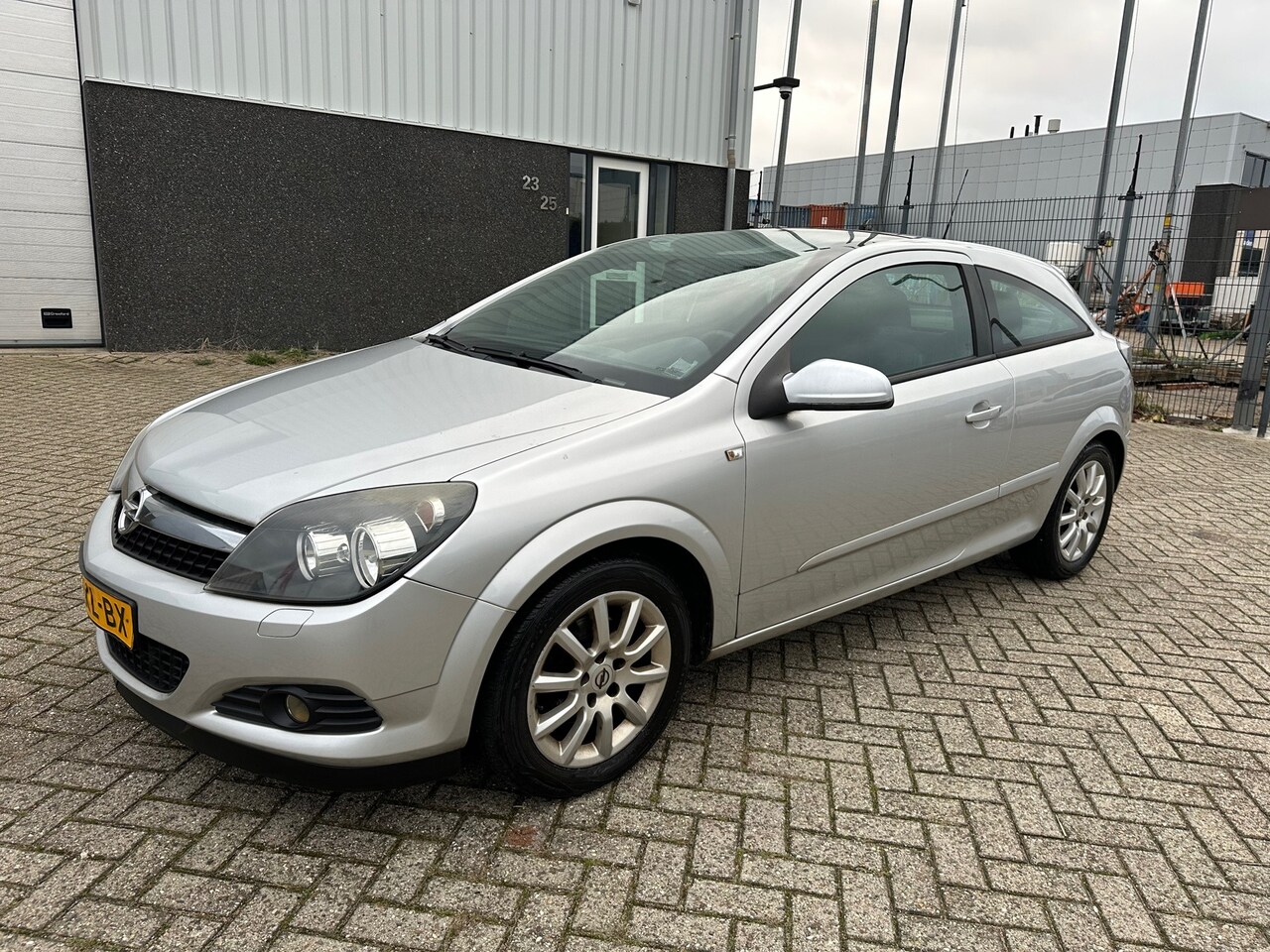 Opel Astra GTC - 1.6 Temptation AIRCO 2007 APK NIEUW - AutoWereld.nl