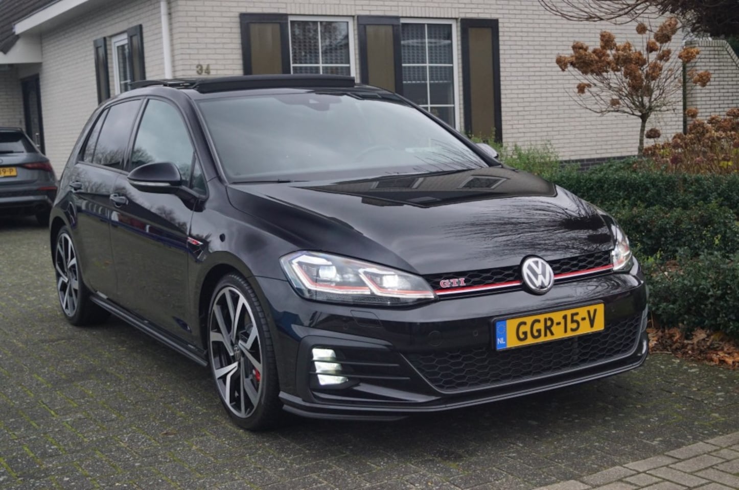 Volkswagen Golf - GTI Performance 2.0 TSI (245pk) DSG Pano/LED/Virtual/ACC/19inch/ - AutoWereld.nl