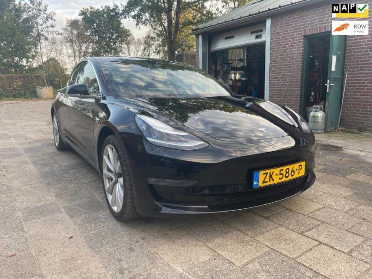 Tesla Model 3 - Long Range RWD Long Range RWD Dual motor - AutoWereld.nl