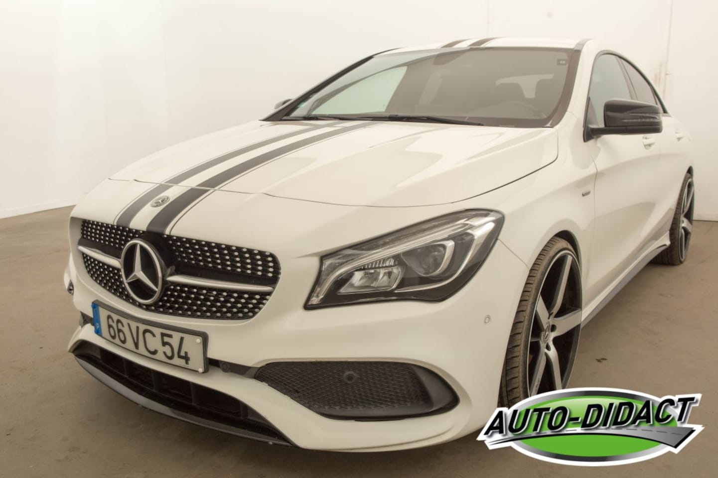 Mercedes-Benz CLA-Klasse - 180 Leer 91.076 km Let op !! geen documenten !! - AutoWereld.nl