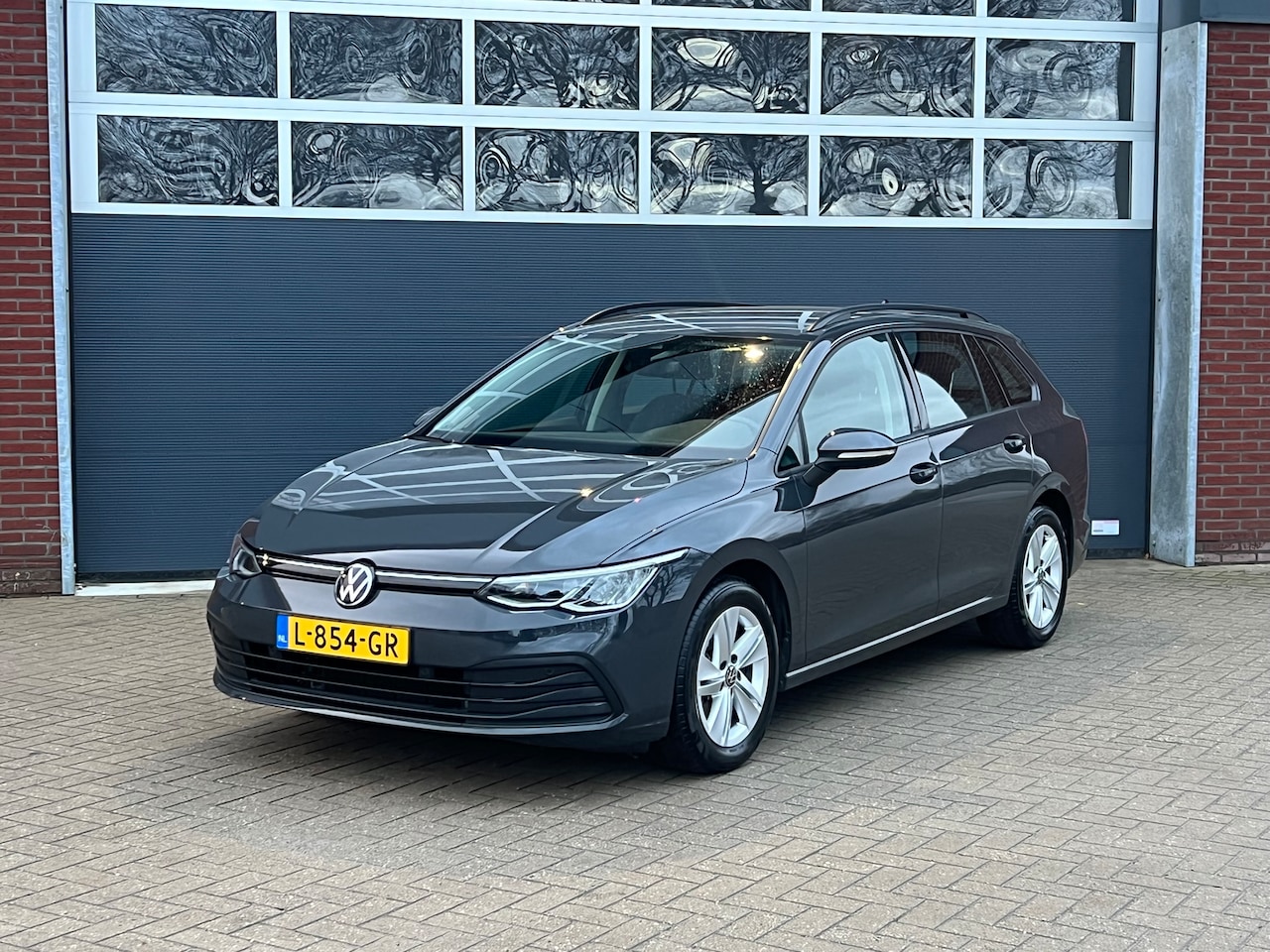 Volkswagen Golf Variant - 1.0 TSI Life 110pk 2021 / NAP / PDC /AC - AutoWereld.nl