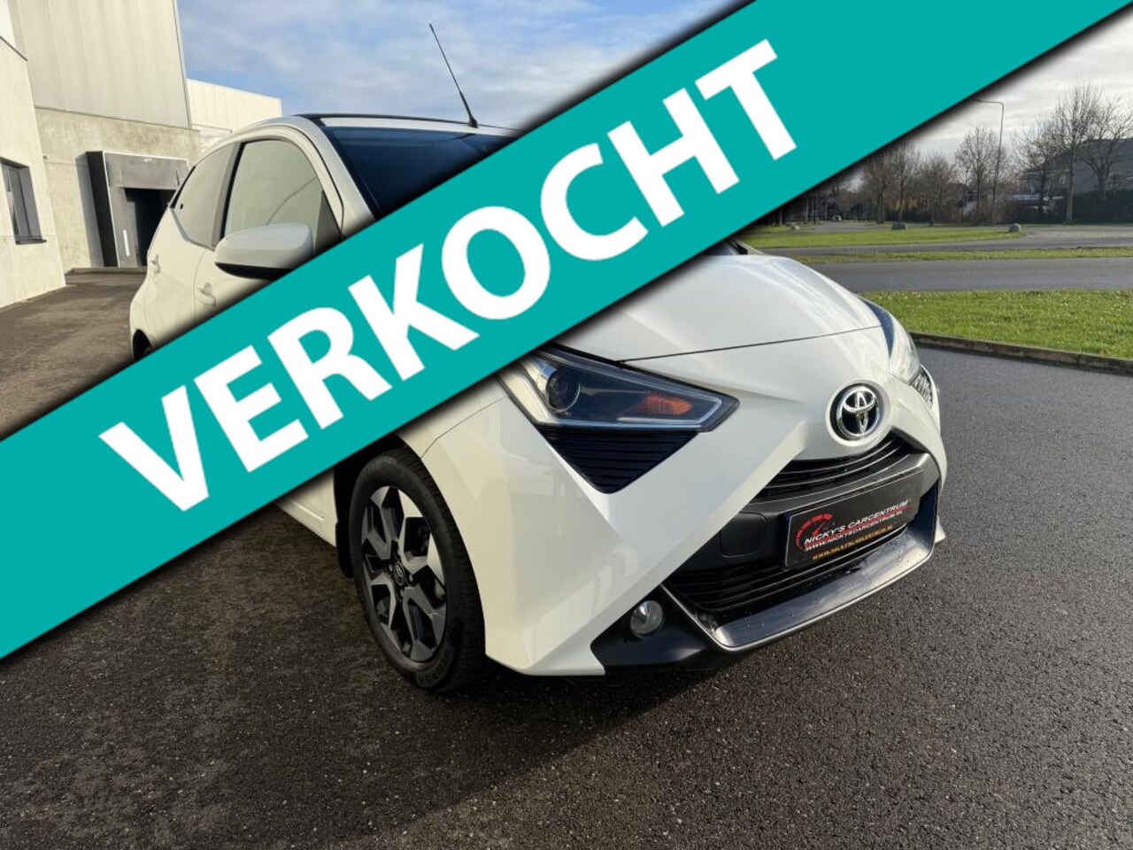 Toyota Aygo - 1.0 VVT-i x-play cabrio automaat led - AutoWereld.nl