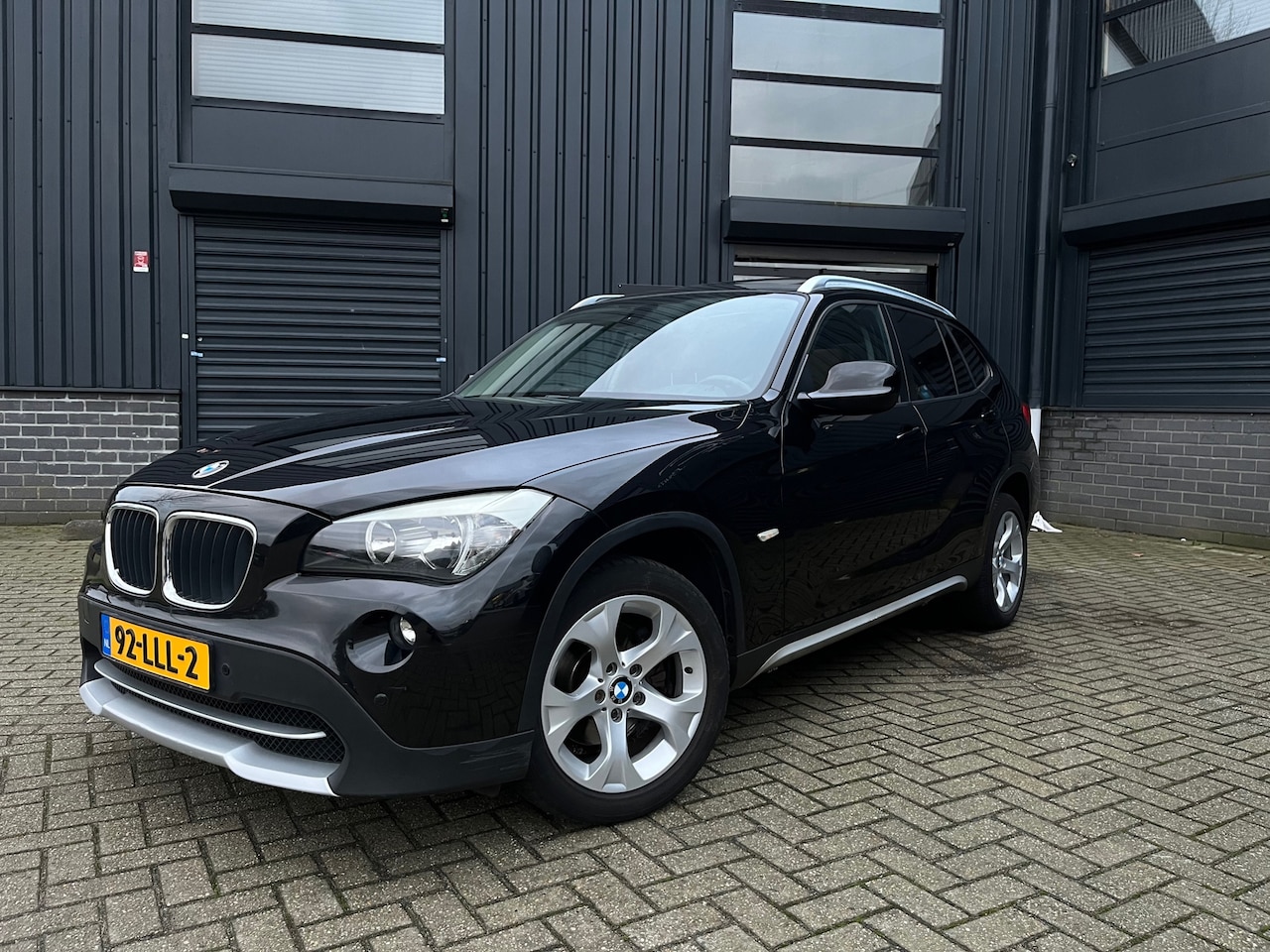 BMW X1 - SDrive18i Executive*Automaat*Pano*Bruin Leer*Topstaat* - AutoWereld.nl