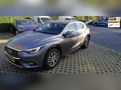 Infiniti Q30 - 1.6t Business navi, 360 graden camera