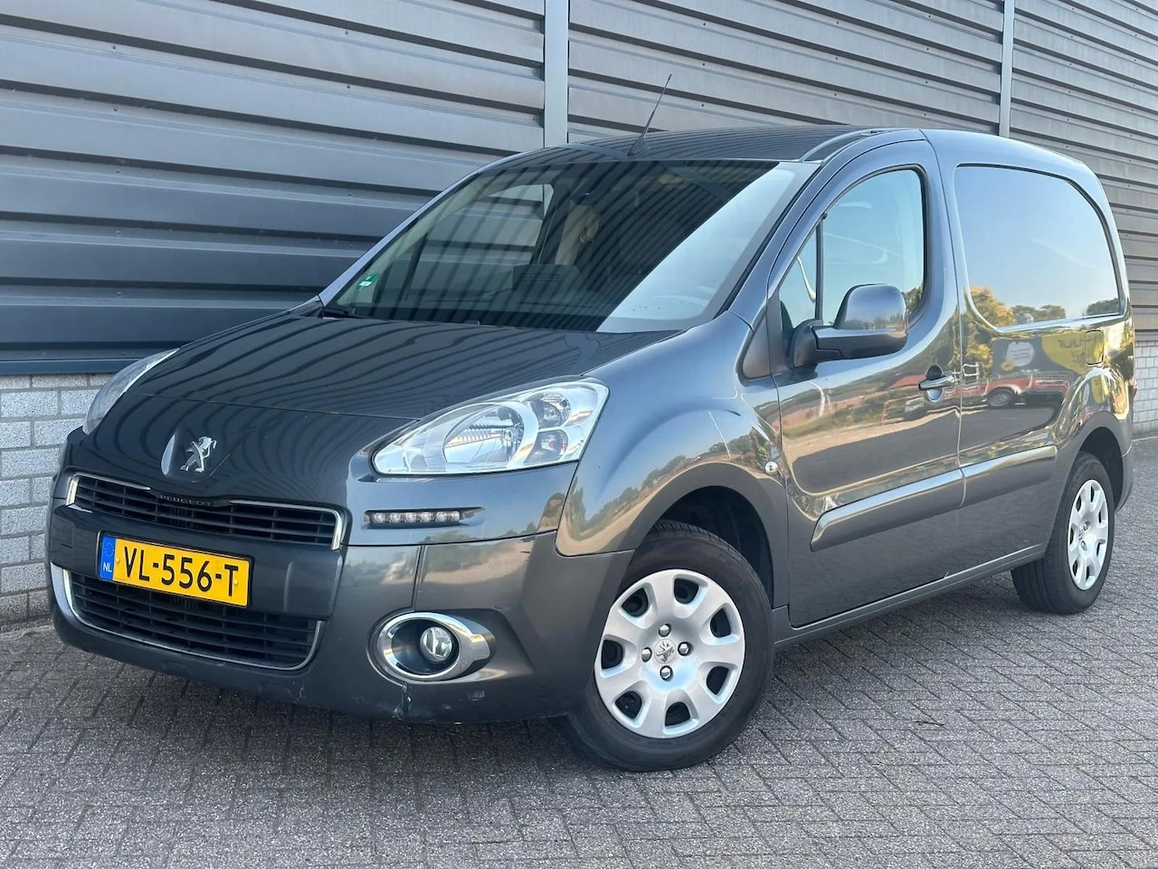 Peugeot Partner - 120 1.6 e-HDI L1 Navteq Navi Cruise Airco - AutoWereld.nl