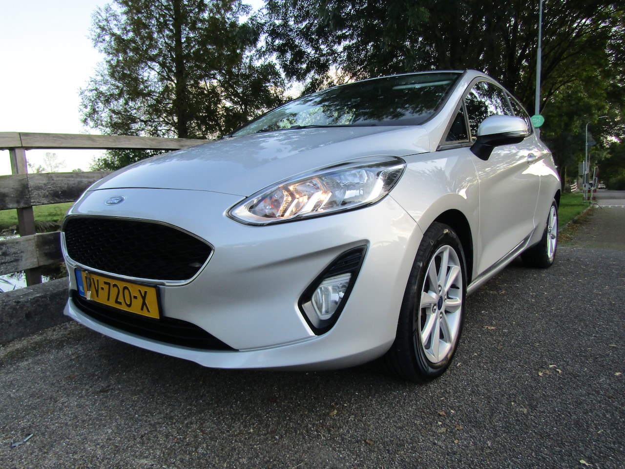 Ford Fiesta - 1.1 Trend Zeer compleet!! - AutoWereld.nl