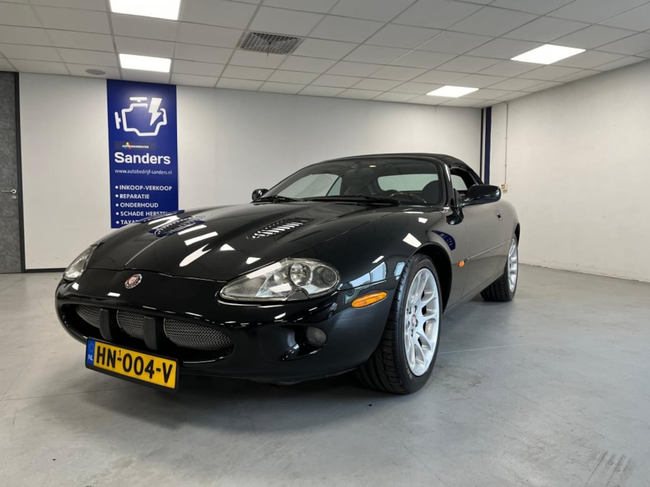 Jaguar XKR - 4.0 V8 Convertible 4.0 V8 Convertible - AutoWereld.nl