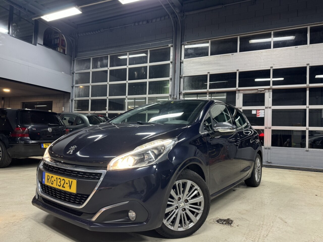 Peugeot 208 - 1.6 BlueHDi Allure Navigatie|Clima 2016 - AutoWereld.nl