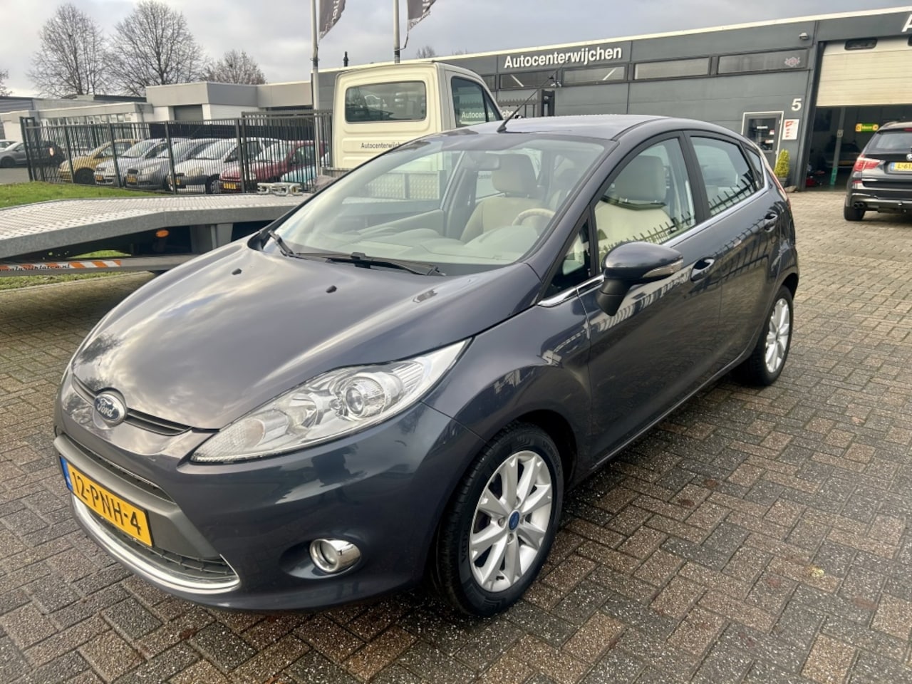 Ford Fiesta - 1.4 Ghia - Automaat - Zeer Nette Auto - AutoWereld.nl