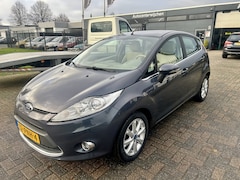 Ford Fiesta - 1.4 Ghia - Automaat - Zeer Nette Auto