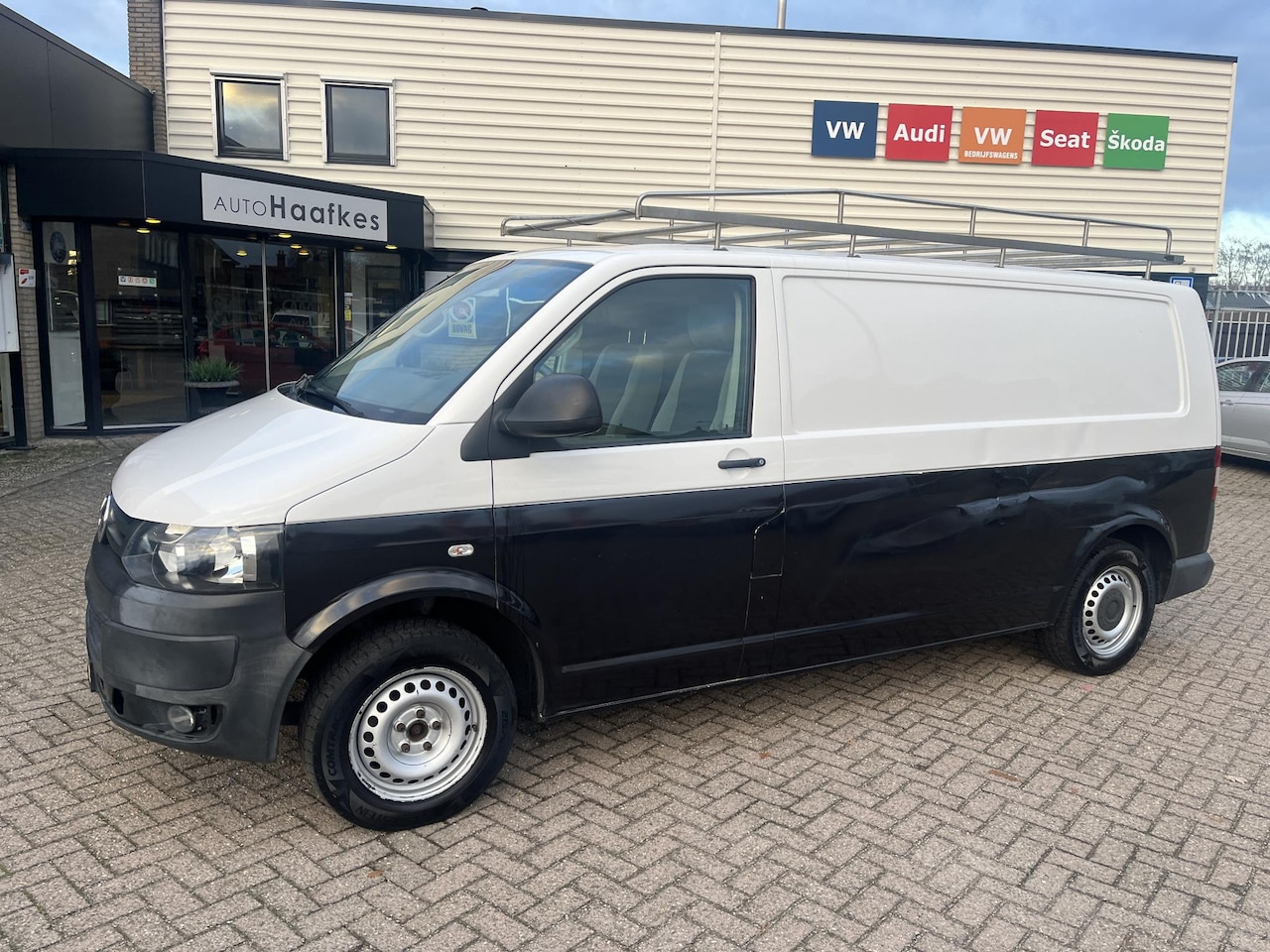 Volkswagen Transporter - 2.0 TDI L2H2 Goed onderhouden bus, trekhaak, imperiaal, betimmering, BTW verrekenbaar. Two - AutoWereld.nl