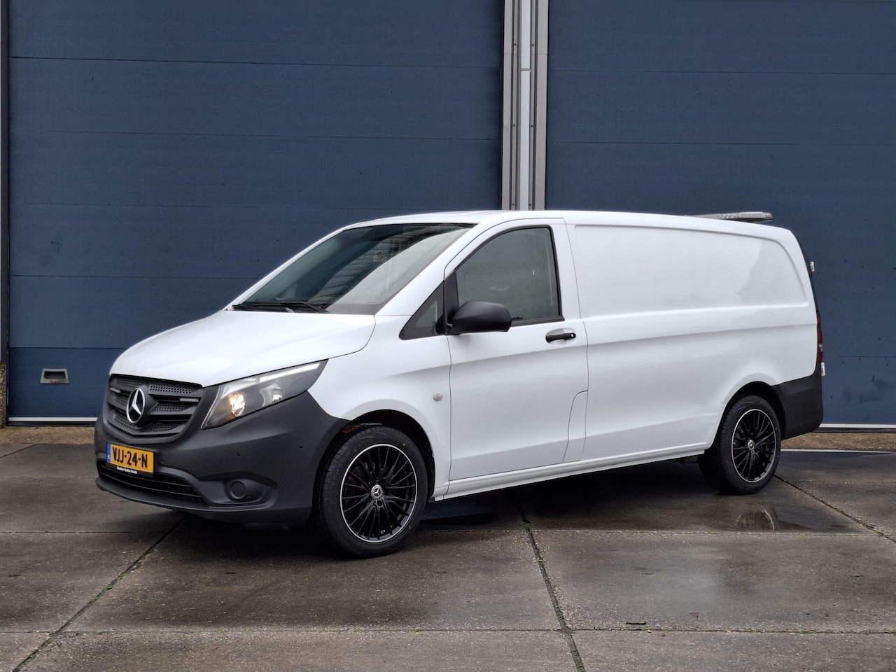 Mercedes-Benz Vito - 116 CDI Lang L2H1 / AIRCO / CRUISE CONTROLE / NAVI / EURO 6 - AutoWereld.nl