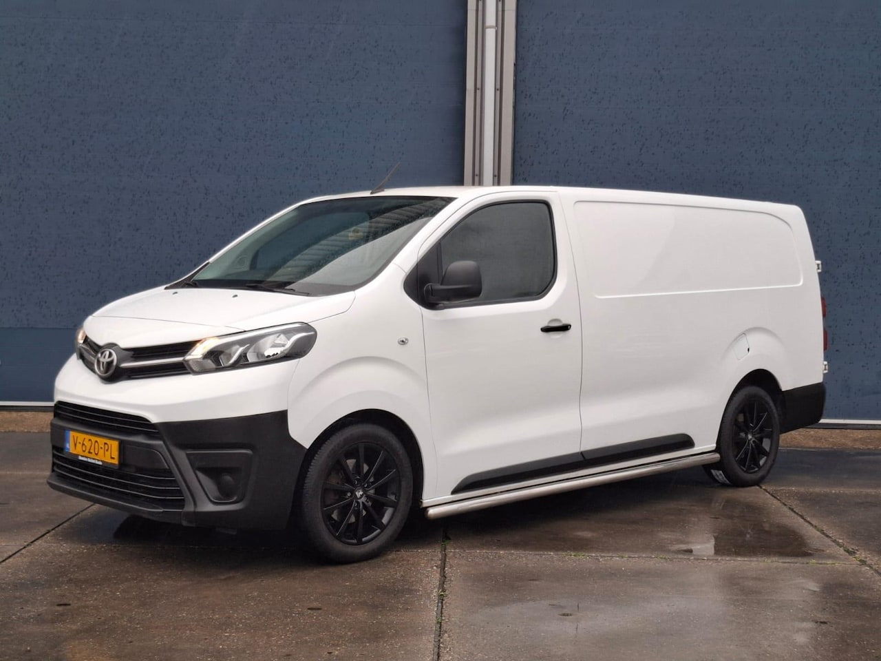 Toyota PROACE Long Worker - 1.6 D-4D Cool Comfort L3H1 / AIRCO / CRUISE CONTROLE / KASTEN INRICHTING / EURO 6 - AutoWereld.nl