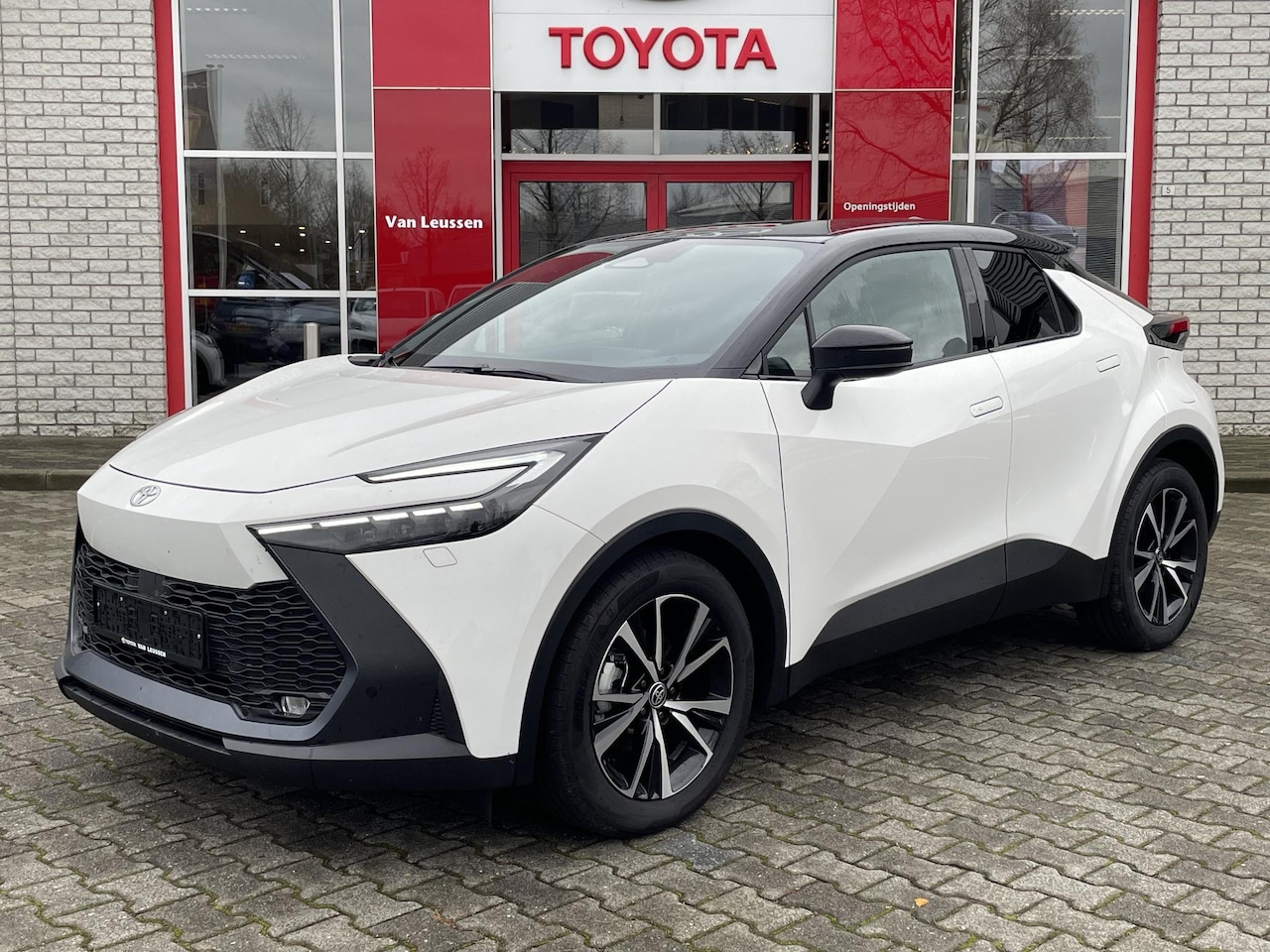 Toyota C-HR - HYBRID 140 FIRST EDITION STOEL/STUURVERW PARK-SENSOREN ELEK-ACHTERKLEP BLIND-SPOT NAVI APP - AutoWereld.nl