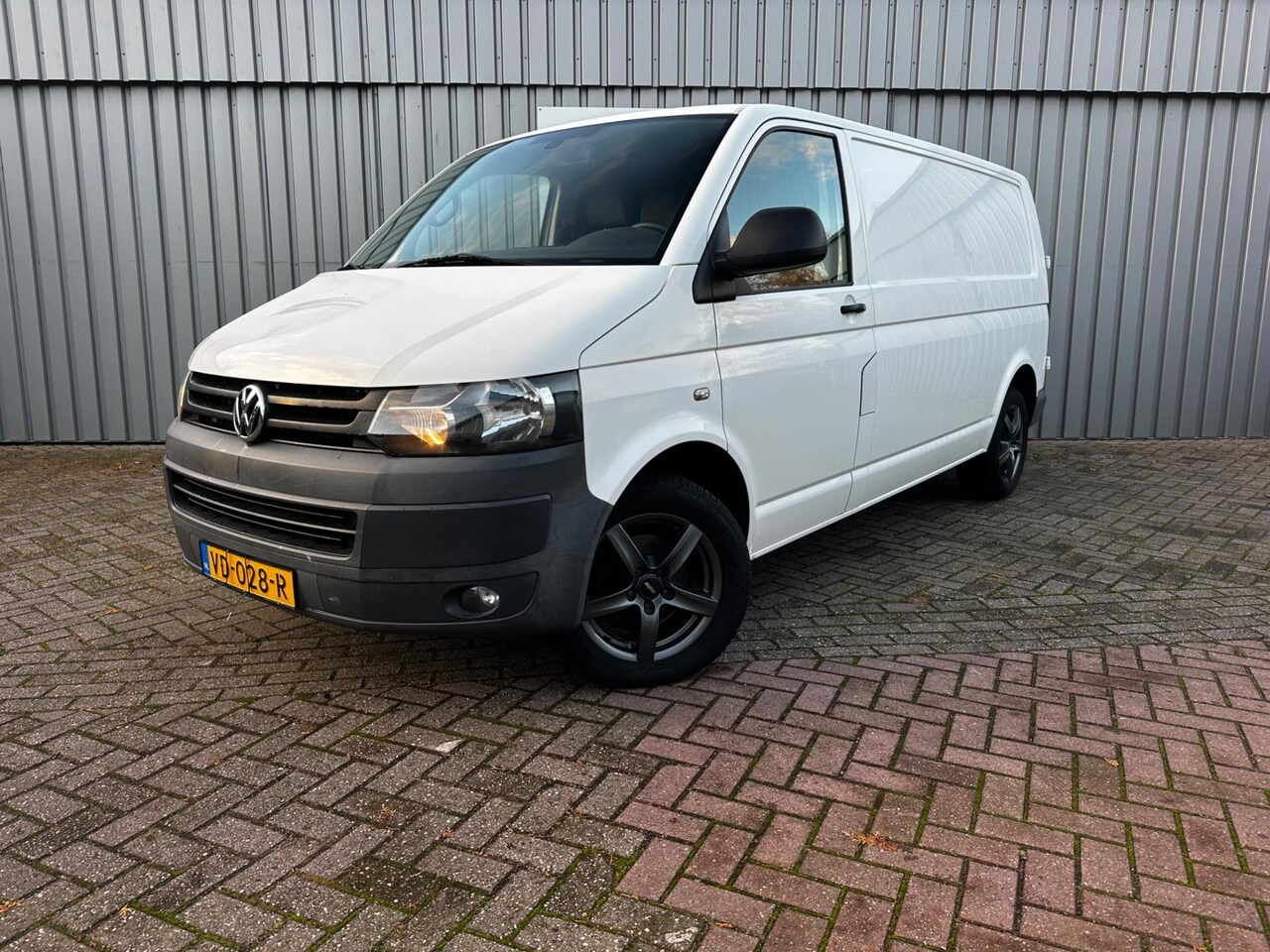 Volkswagen Transporter - 2.0 TDI L2H2 140pk airco - AutoWereld.nl