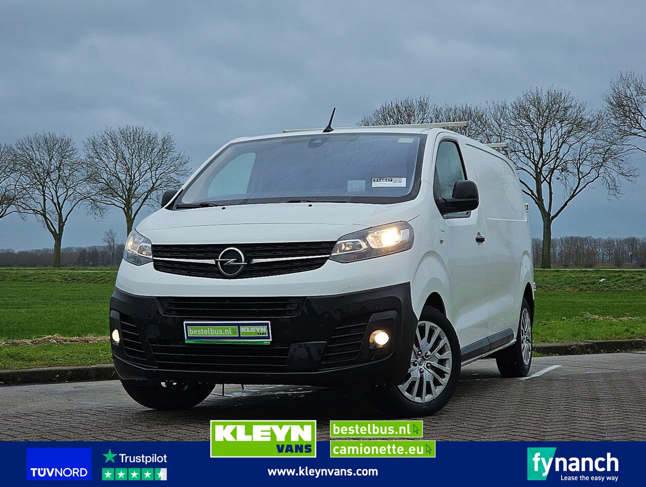 Opel Vivaro - 2.0 l2h1 navi nap euro6! - AutoWereld.nl