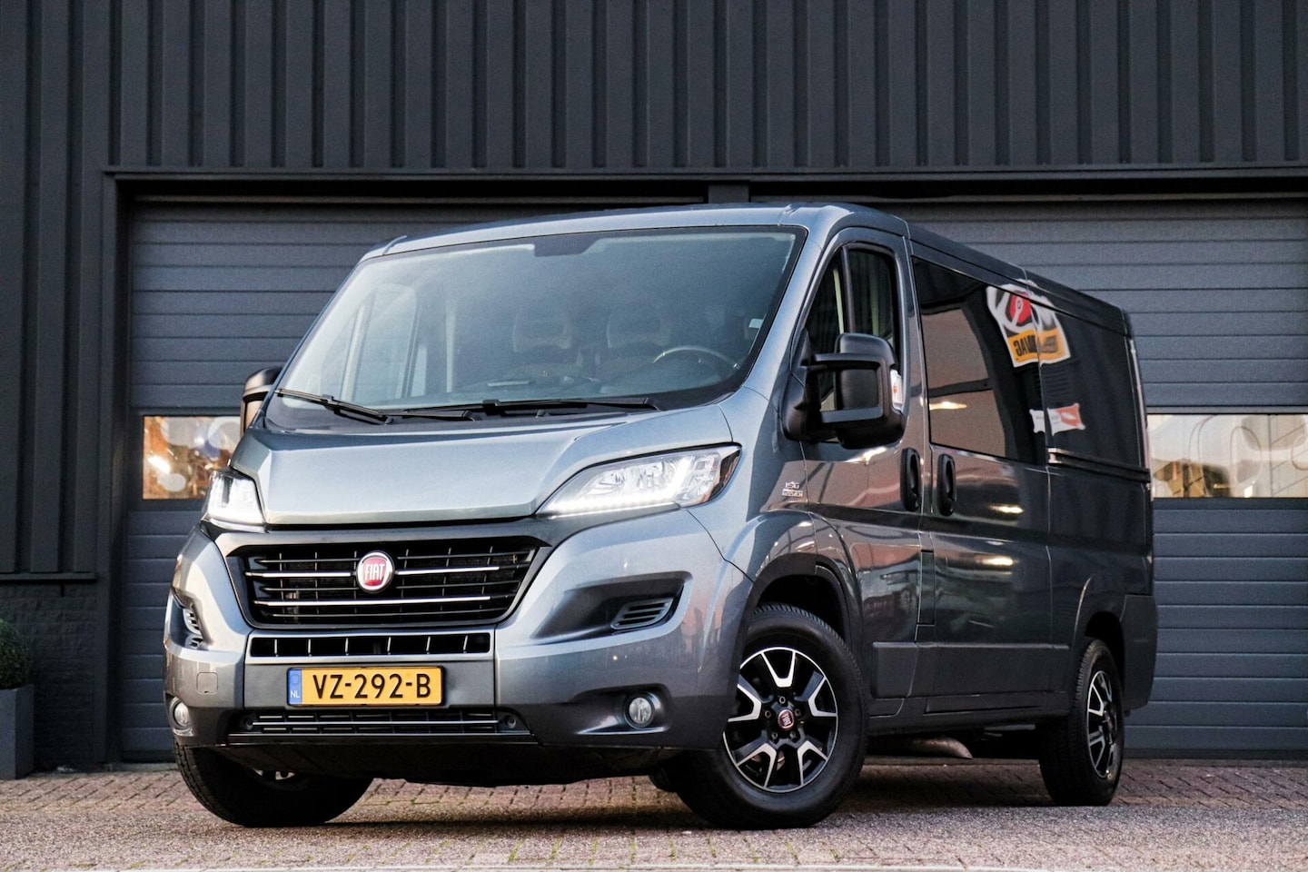 Fiat Ducato - bestel 30 2.3 MultiJet L2H2 DC /AUTOMAAT/7-PERSOONS/LED/NAVI/CRUISE! - AutoWereld.nl