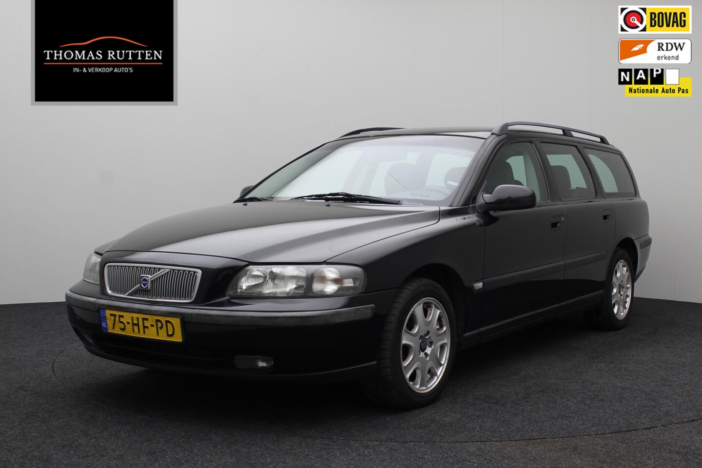 Volvo V70 - 2.4 Comfort Line 2001 NAP | Airco | Automaat | Cruise | Trekhaak | Lederen bekleding | Ele - AutoWereld.nl