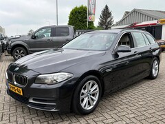 BMW 5-serie Touring - 520D 2016 Handgeschakeld Xenon Sportstoelen