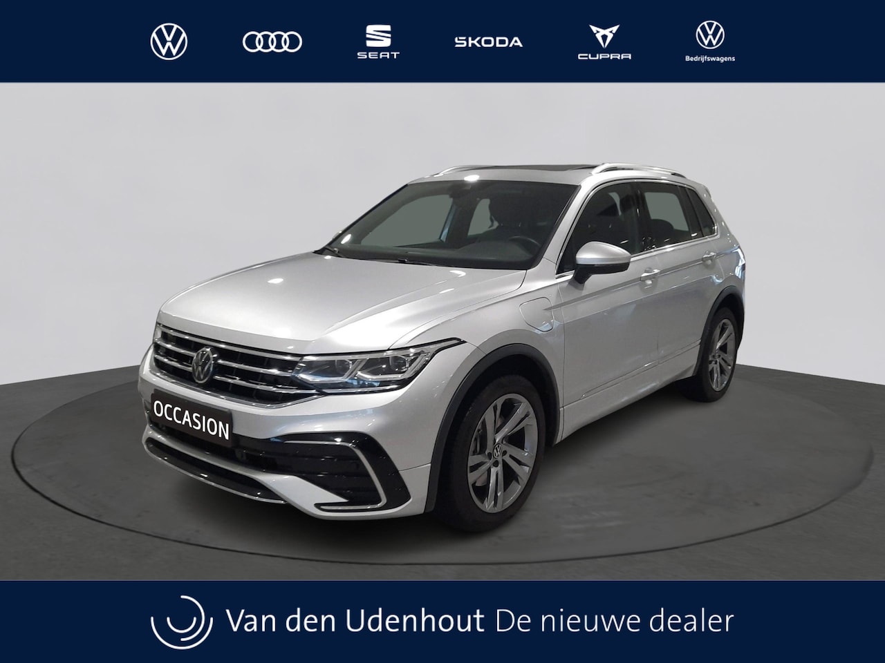 Volkswagen Tiguan - 1.4 TSI eHybrid R-Line Business+ | trekhaak | panoramadak Nieuw binnen, foto's volgen - AutoWereld.nl