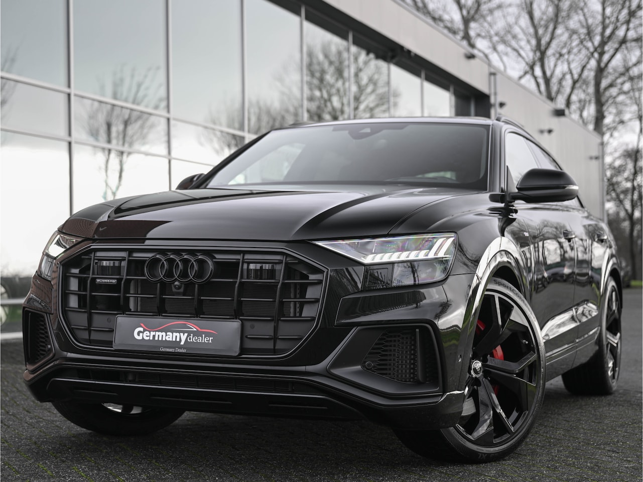 Audi Q8 - 55TFSI E 381pk Quattro Competition RS-Zetels Pano B&O HUD Softclose 360Camera 22-INCH - AutoWereld.nl