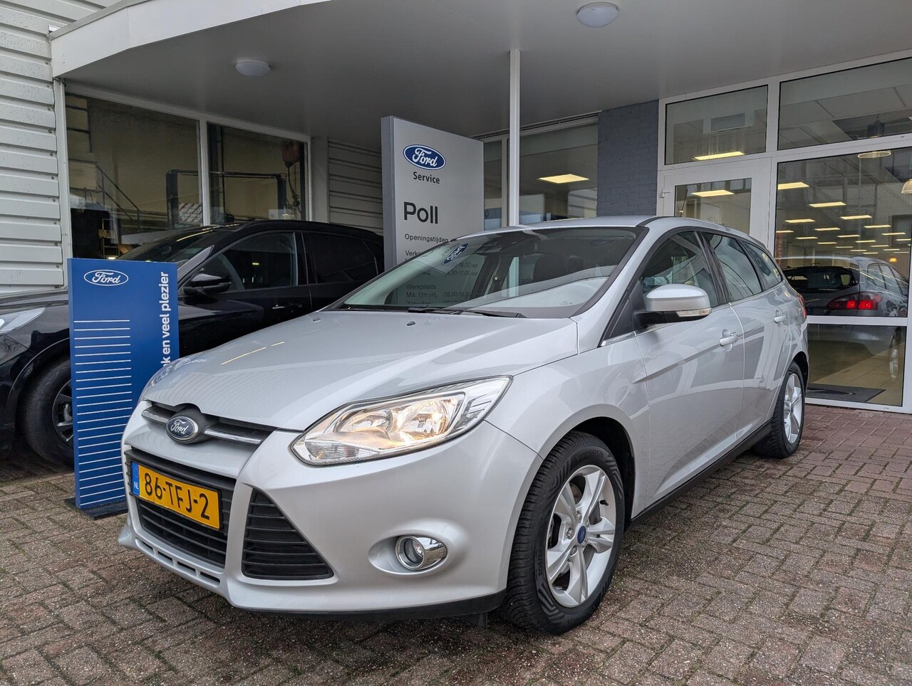 Ford Focus Wagon - 1.6 EcoBoost 150pk Trend Sport Wagon Trekhaak Cruise Voorruitverwarming Dealeronderhouden - AutoWereld.nl