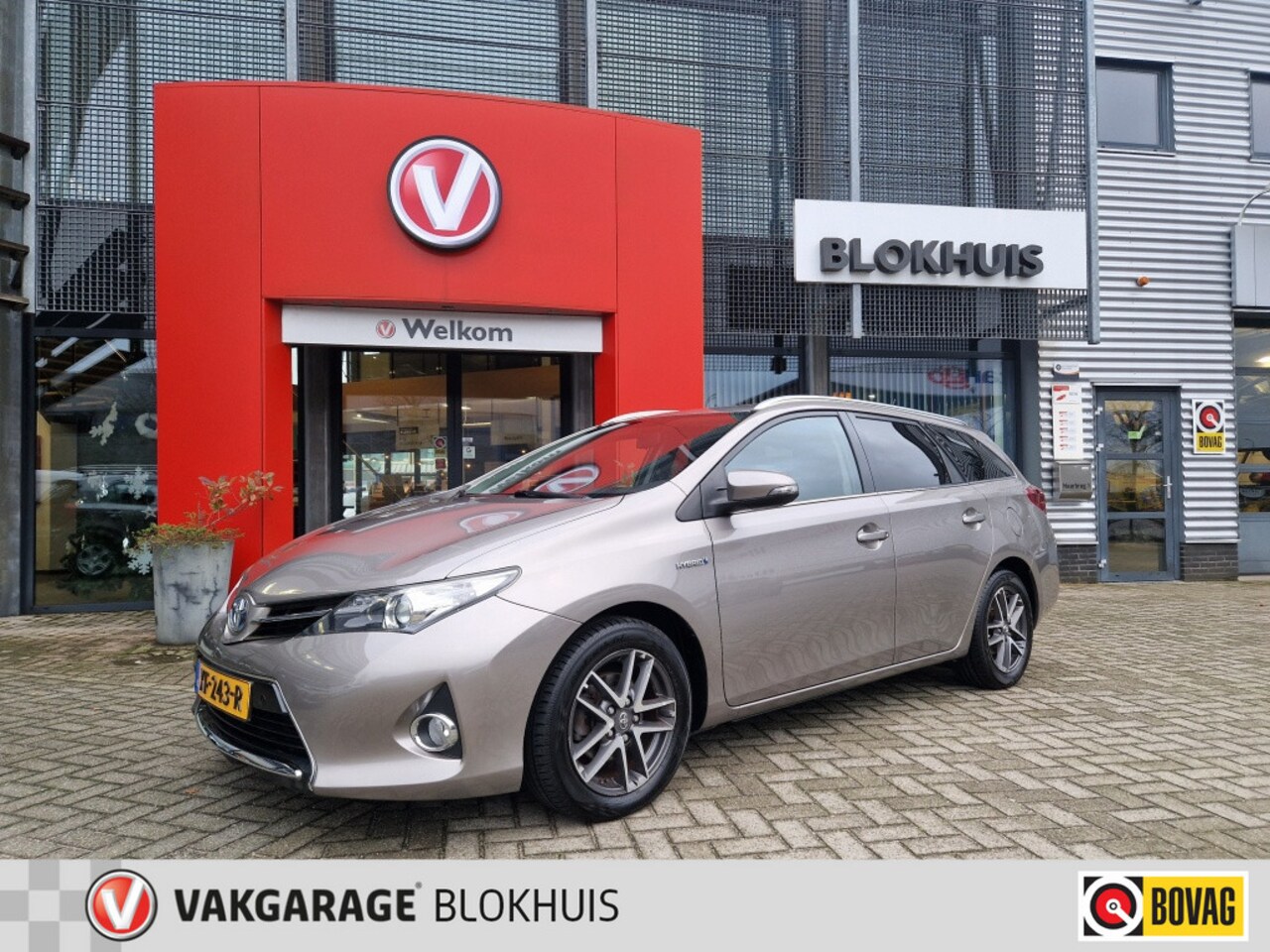 Toyota Auris Touring Sports - 1.8 Hybr. Dynamic | Navi | LMV | Cruise - AutoWereld.nl