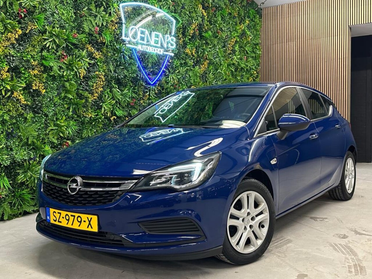 Opel Astra - 1.0 Business+ Camera / CarPlay / Trekhaak - AutoWereld.nl