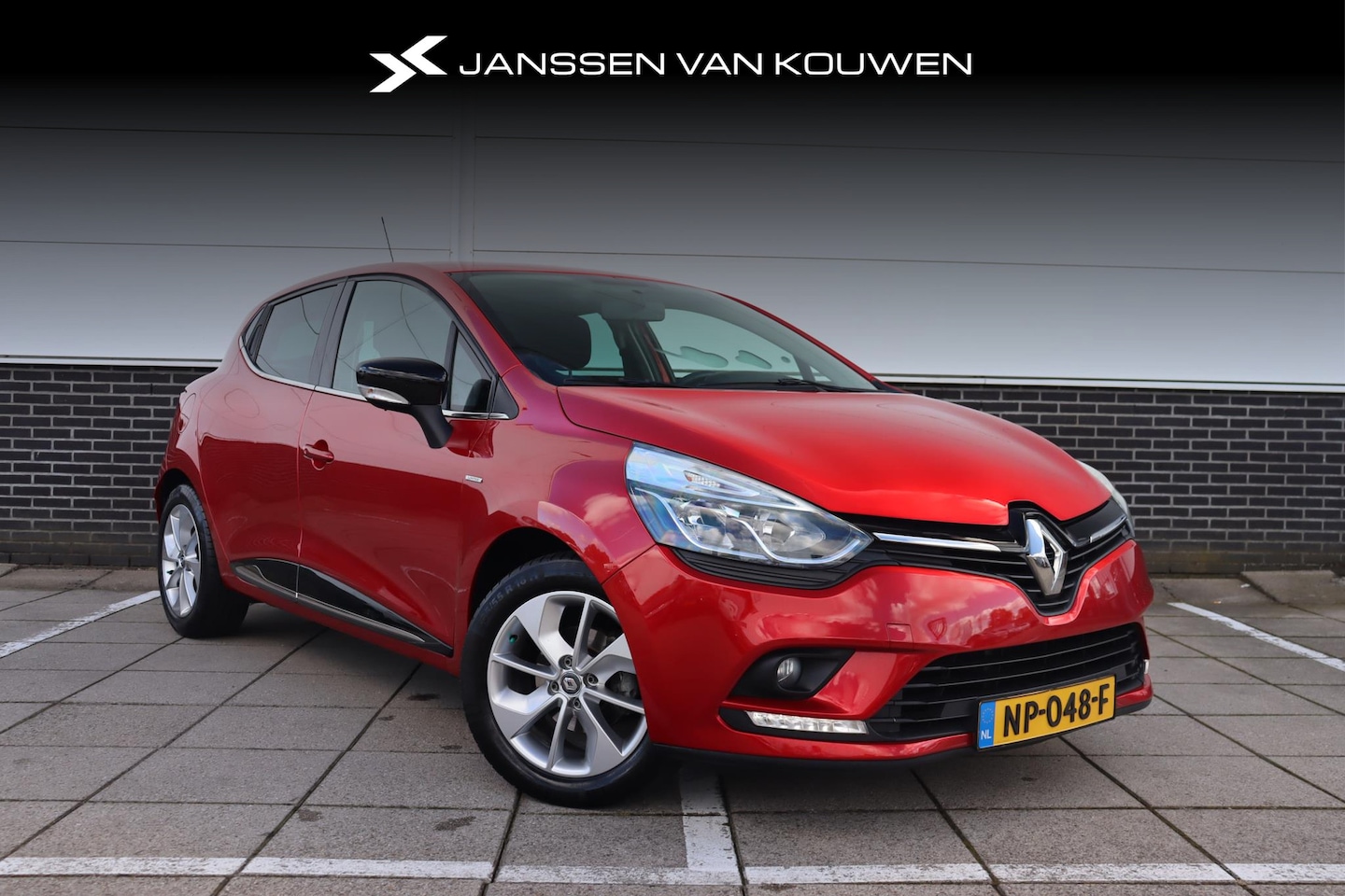 Renault Clio - 0.9 TCe Limited * Airco * Navigatie * Cruise Control - AutoWereld.nl