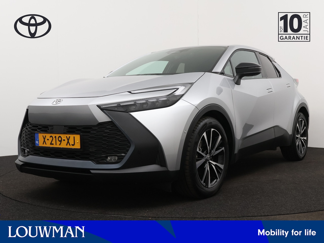 Toyota C-HR - 1.8 Hybrid 140 First Edition | 360 Camera | Navigatie | LM velgen | Parkeersensoren | Crui - AutoWereld.nl