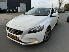 Volvo V40 - 1.6 D2 2012 Wit Momentum Sportvelgen