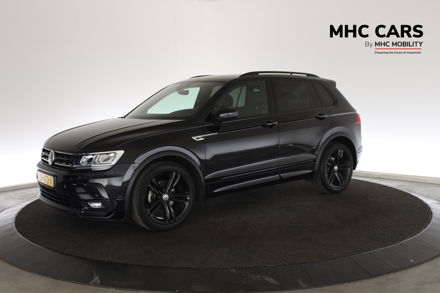 Volkswagen Tiguan - 1.5 TSI ACT Highline Business R | R-line interieur | Black style | Panoramadak | Leder - AutoWereld.nl